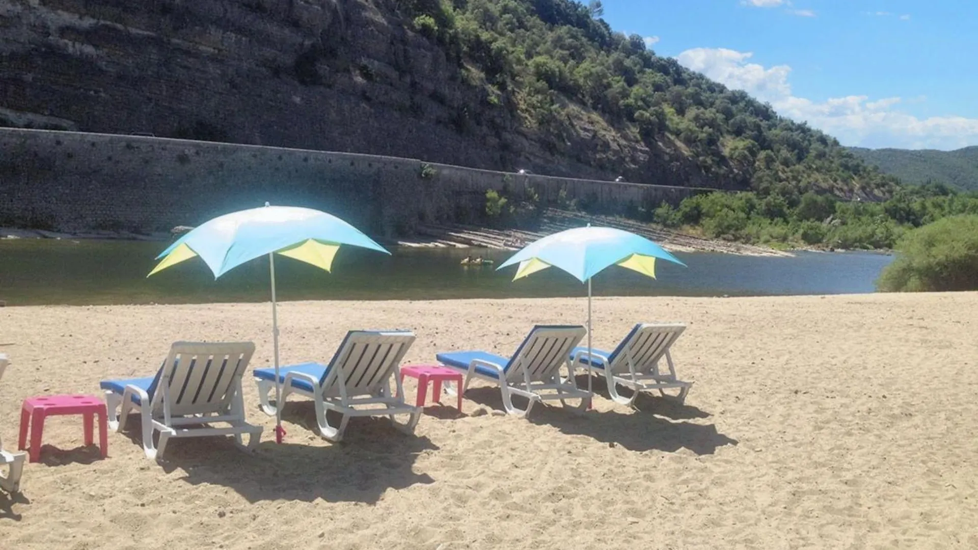 Bungalow Charmant A Sampzon Avec Piscine Partagee Et Vue Montagne France