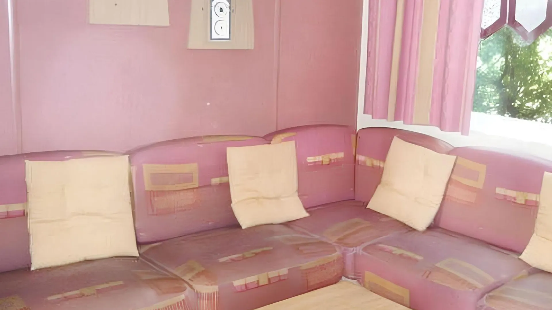 Bungalow Charmant A Sampzon Avec Piscine Partagee Et Vue Montagne Holiday home