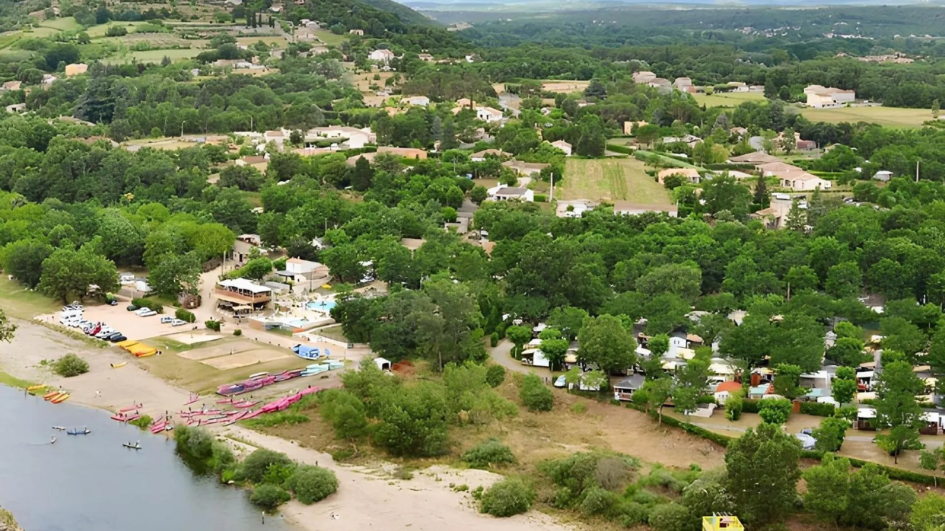 Bungalow Charmant A Sampzon Avec Piscine Partagee Et Vue Montagne 0*,